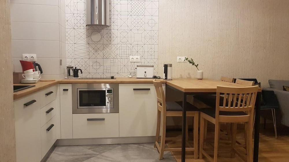 Lviv Wall Street Apt Bagian luar foto